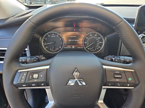Used 2024 Mitsubishi Outlander SE image 28