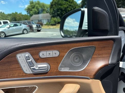 Used 2025 Mercedes-Benz GLE 450 4MATIC image 9