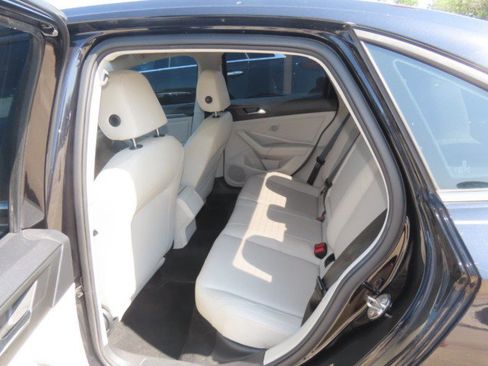 Used 2019 Volkswagen Jetta SEL FWD image 13