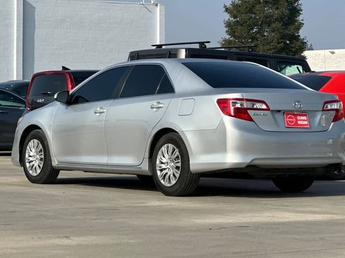 Used 2012 Toyota Camry LE image 7
