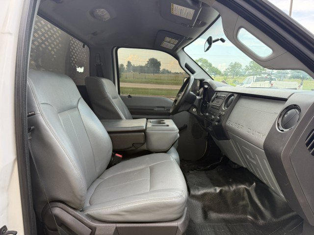 Used 2015 Ford F550 4x4 Regular Cab Super Duty image 8