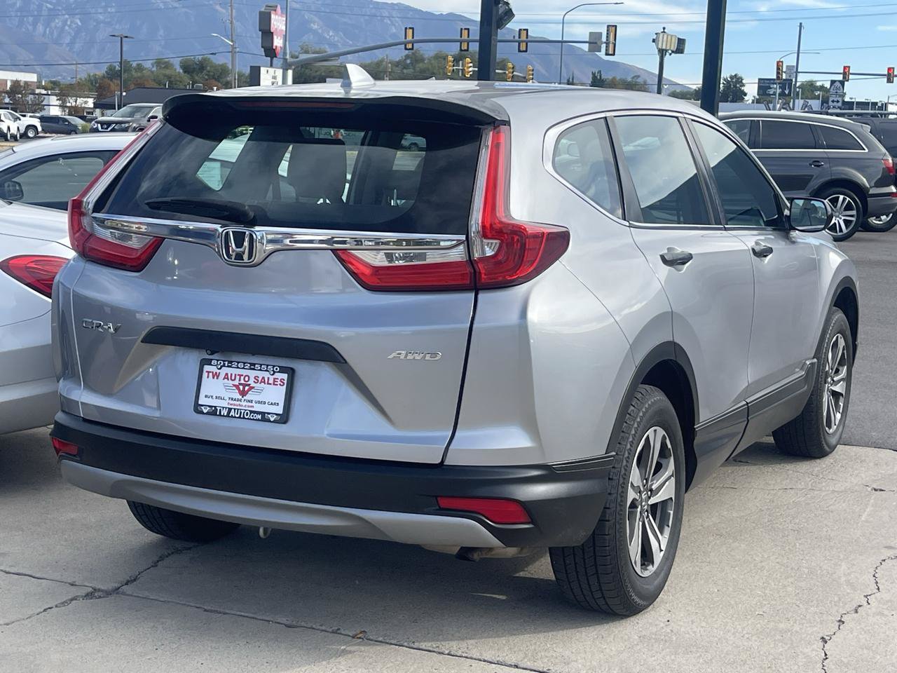 Used 2018 Honda CR-V LX image 5