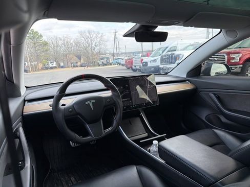 Used 2019 Tesla Model 3 Performance image 8