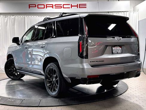 Used 2023 Cadillac Escalade Sport Platinum w/ LPO, ONYX Package AWD/4WD image 3