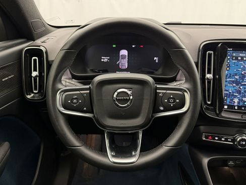 Used 2023 Volvo C40 P8 Recharge Ultimate image 10