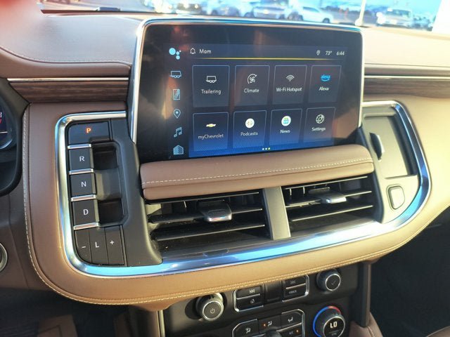 Used 2024 Chevrolet Suburban High Country AWD/4WD image 13