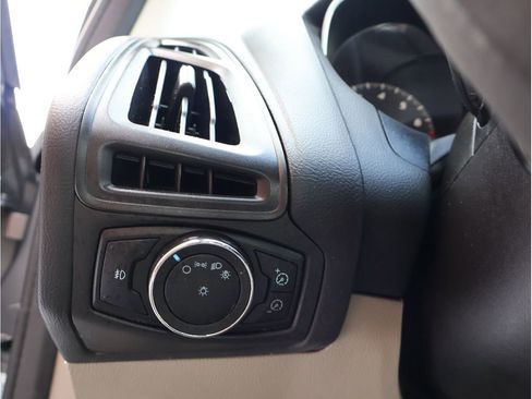 Used 2012 Ford Focus SE image 16