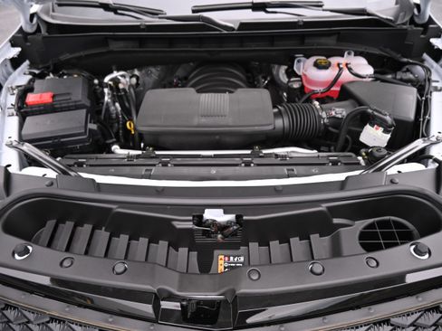 Used 2026 Cadillac Escalade Platinum Sport w/ LPO, Floor Liner Package AWD/4WD image 35