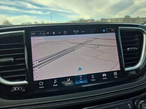 Used 2022 Chrysler Pacifica Limited image 29