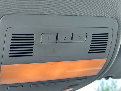 Used 2013 Volkswagen Touareg Sport AWD/4WD image 19