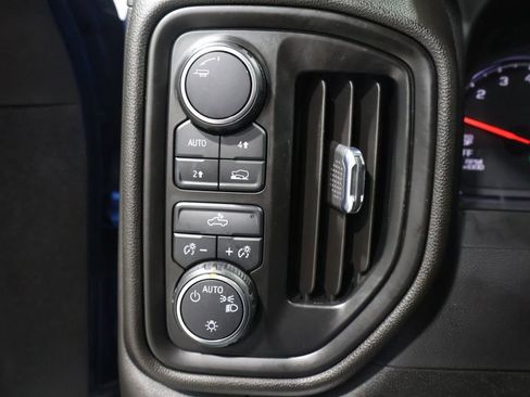 Used 2022 Chevrolet Silverado 1500 Custom image 34