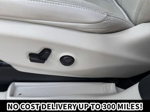Used 2020 Chrysler Pacifica Touring-L Plus w/ Advanced Safetytec Group FWD image 21
