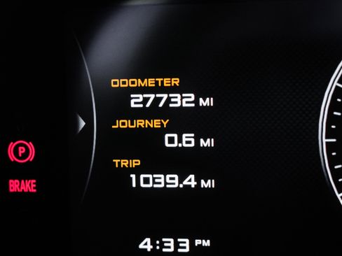 Used 2019 McLaren 570S Spider image 28