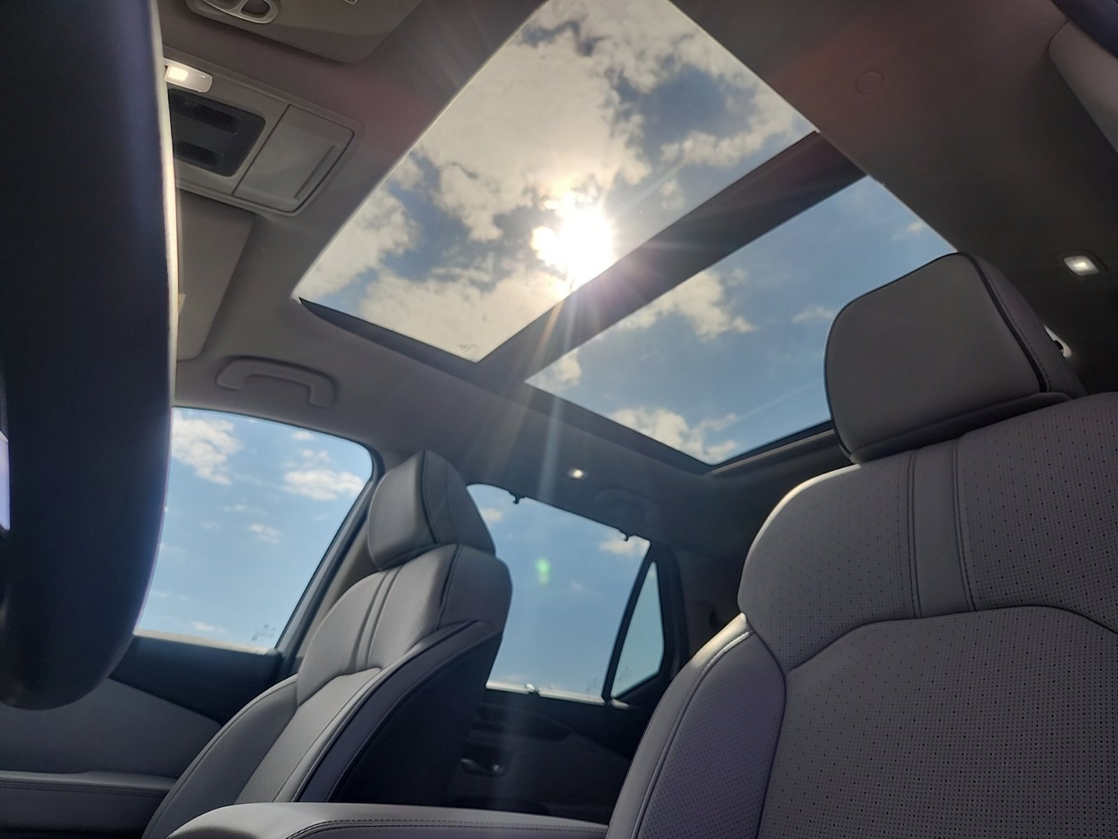 Used 2025 Honda Pilot Elite image 32