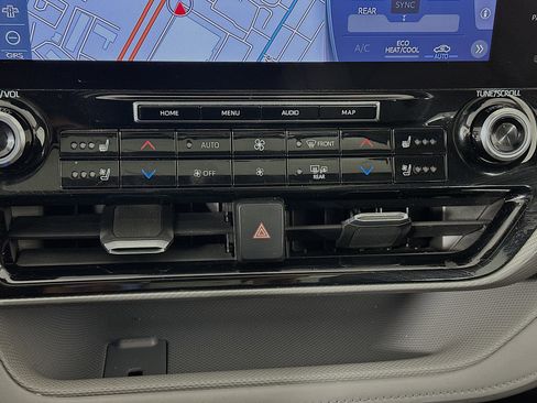 Used 2020 Toyota Highlander Platinum AWD/4WD image 23