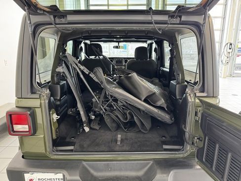 Used 2021 Jeep Wrangler Unlimited Sport image 39