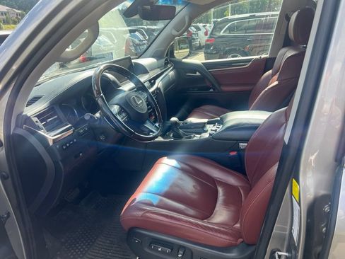 Used 2017 Lexus LX 570 4WD w/ Luxury Package image 14
