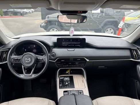 Used 2024 MAZDA CX-90 Plug-In Hybrid w/ Preferred AWD/4WD image 4