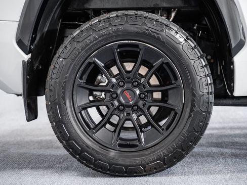 Used 2024 Toyota Tundra Platinum AWD/4WD image 26