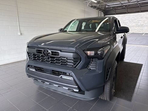 New 2026 Toyota Tacoma TRD Off-Road AWD/4WD image 3