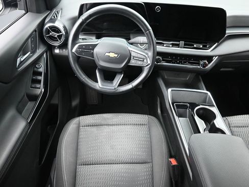 Used 2025 Chevrolet Equinox LT image 11