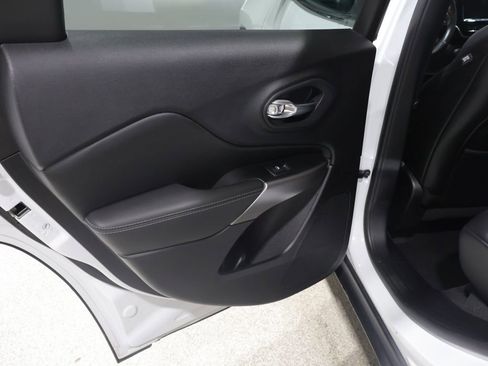 Used 2021 Jeep Cherokee Limited AWD/4WD image 19