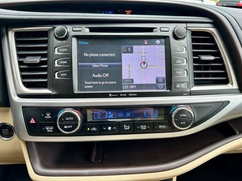 Used 2018 Toyota Highlander XLE FWD image 23