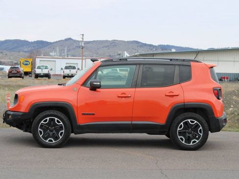 Used 2015 Jeep Renegade Trailhawk w/ Safety & Security Group I AWD/4WD image 3
