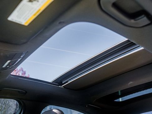 Used 2020 Mercedes-Benz C 300 4MATIC Sedan image 29