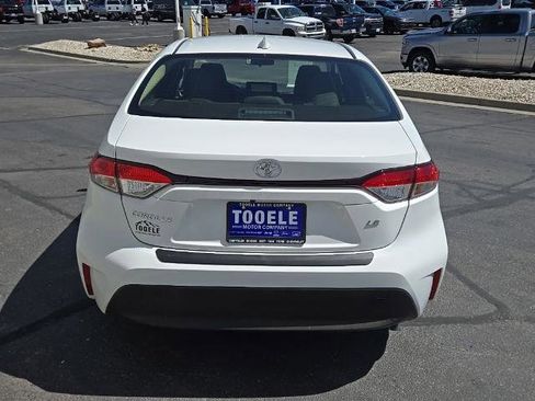 Used 2026 Toyota Corolla LE w/ LE Premium Package FWD image 5
