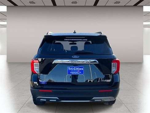 Used 2023 Ford Explorer XLT w/ Equipment Group 202A image 4