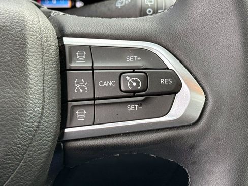 Used 2023 Jeep Compass High Altitude AWD/4WD image 16