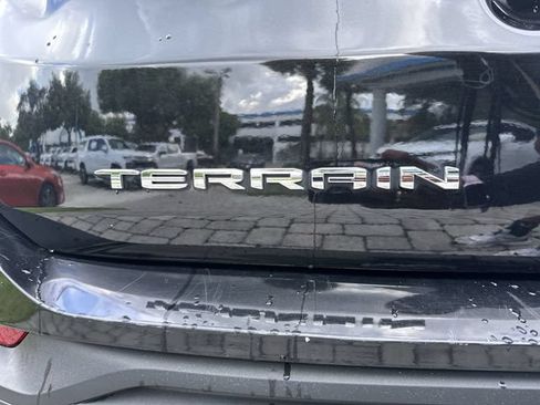 Used 2024 GMC Terrain SLE AWD/4WD image 39