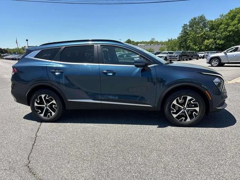 Used 2023 Kia Sportage EX w/ EX Premium Package AWD/4WD image 2