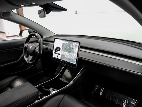 Used 2019 Tesla Model 3 Standard Range Plus image 14