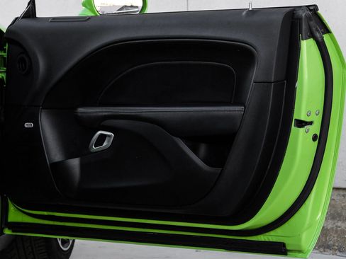 Used 2015 Dodge Challenger R/T Scat Pack w/ Leather Interior Group image 35