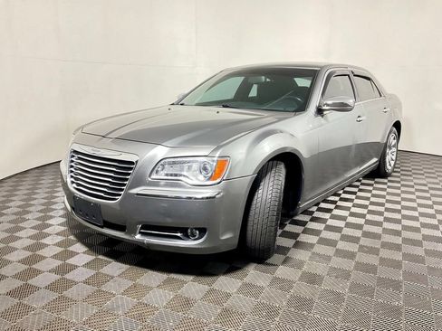 Used 2012 Chrysler 300 Limited RWD image 2