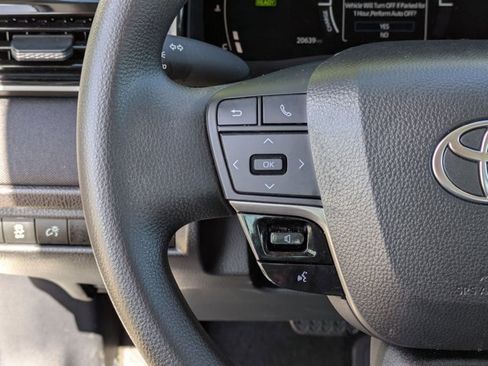 Used 2025 Toyota Camry LE image 20