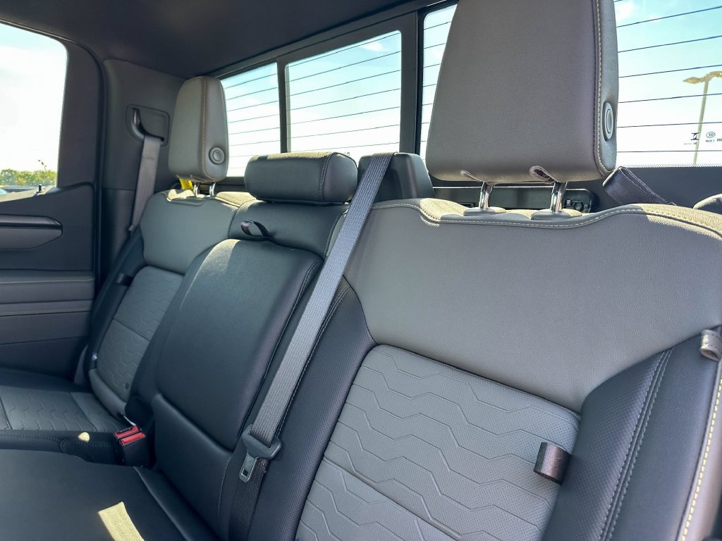 Used 2024 Chevrolet Silverado 1500 ZR2 AWD/4WD image 19
