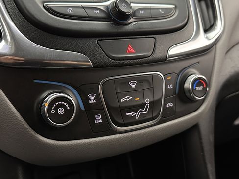 Used 2018 Chevrolet Equinox LS FWD image 14