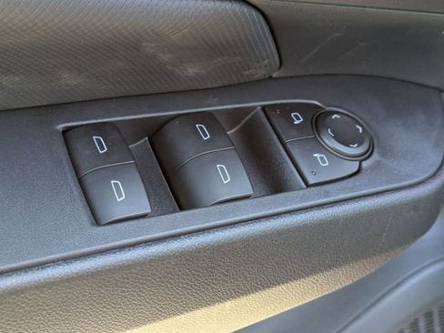 New 2026 Chevrolet Equinox EV LT image 10