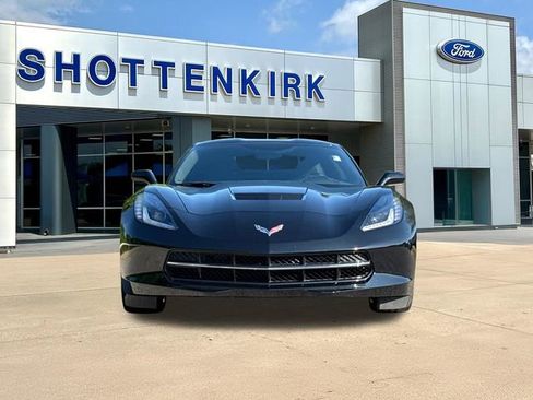Used 2016 Chevrolet Corvette Stingray Coupe RWD image 2