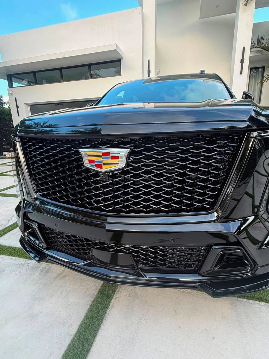 Used 2026 Cadillac Escalade V AWD/4WD image 2