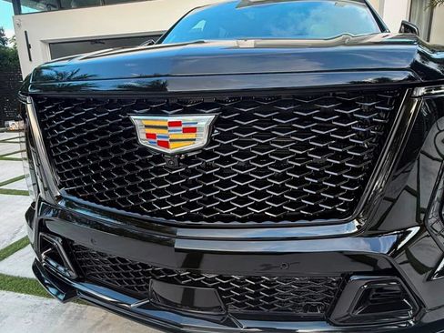 Used 2026 Cadillac Escalade V AWD/4WD image 2