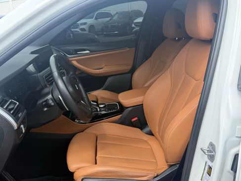 Used 2024 BMW X4 xDrive30i w/ Premium Package image 4