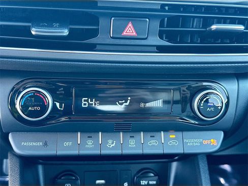 Used 2023 Hyundai Kona Limited image 16