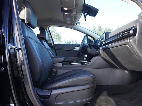 Used 2025 Kia Sportage EX image 31