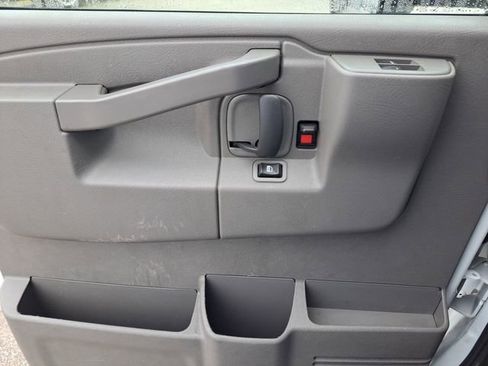 Used 2022 GMC Savana 3500 w/ Power Convenience Package image 14