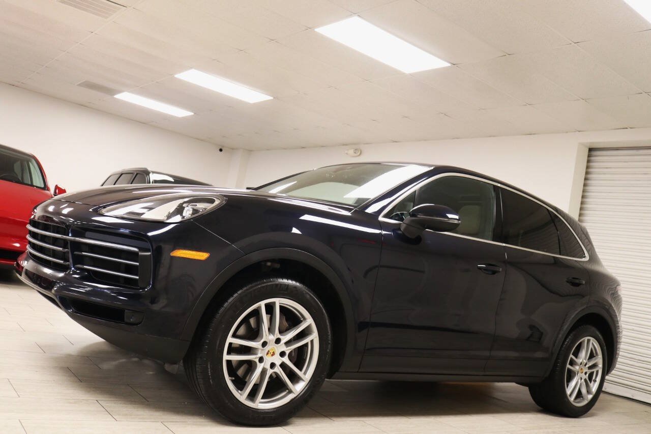 Used 2020 Porsche Cayenne Turbo AWD/4WD image 9