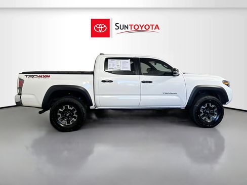 Used 2023 Toyota Tacoma TRD Off-Road image 2